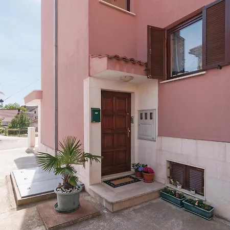 דירה Two-bedroom In