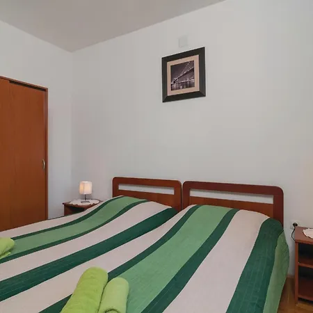 Two-bedroom In Appartement *