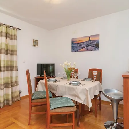 Two-bedroom In Appartement Split