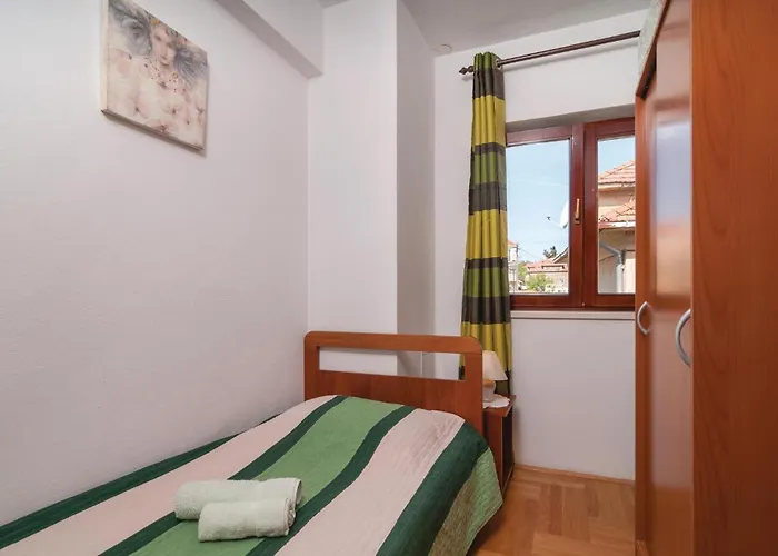 Two-bedroom In 公寓