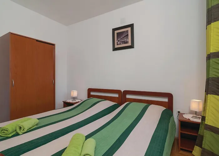 Two-bedroom In 公寓 *